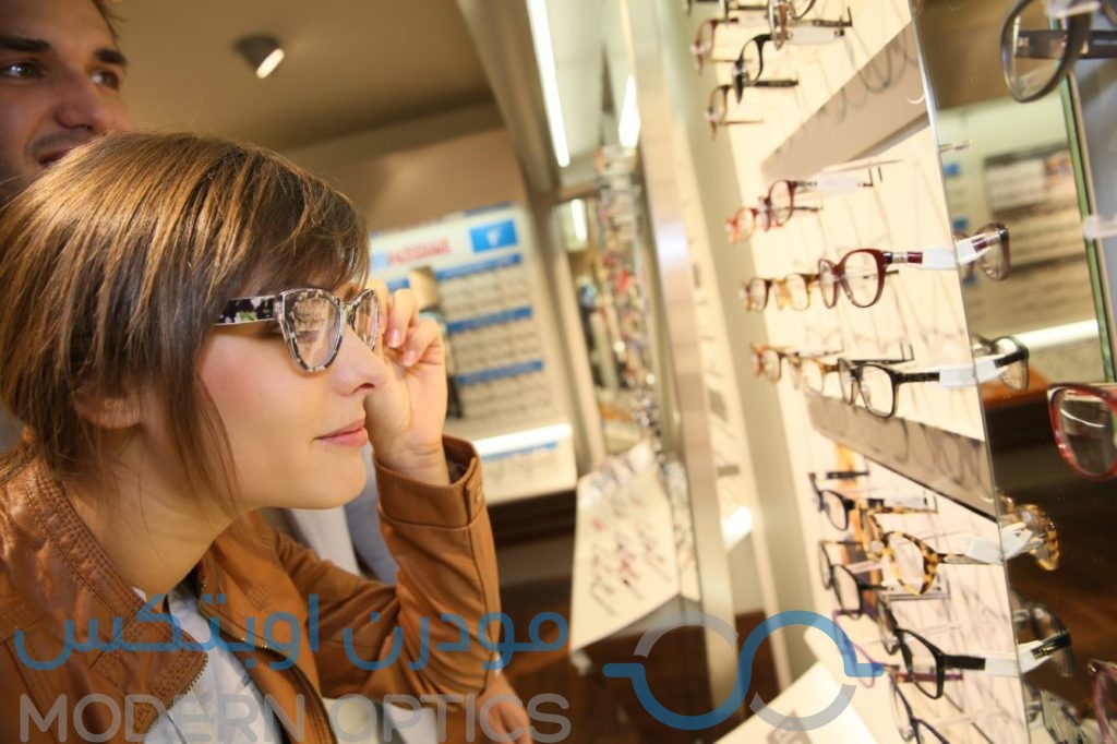 اختيار اطار النظارات